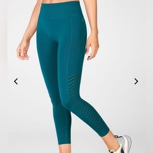 Fabletics sync high waisted perforated 7/8 legging
